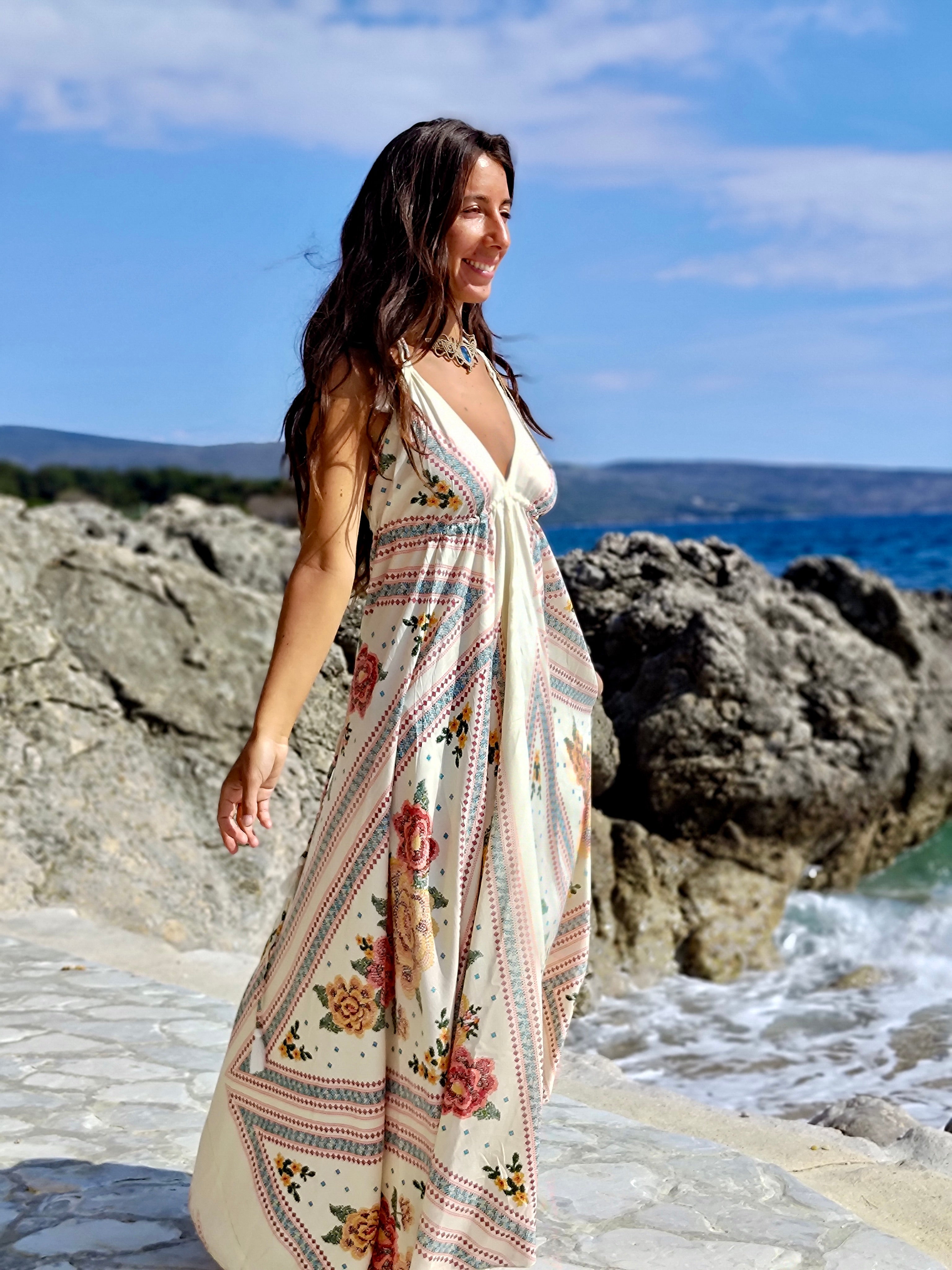 Long Ella dress white rose print – Lila Store